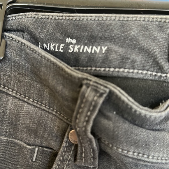 Jeans new condition - Picture 3 of 4